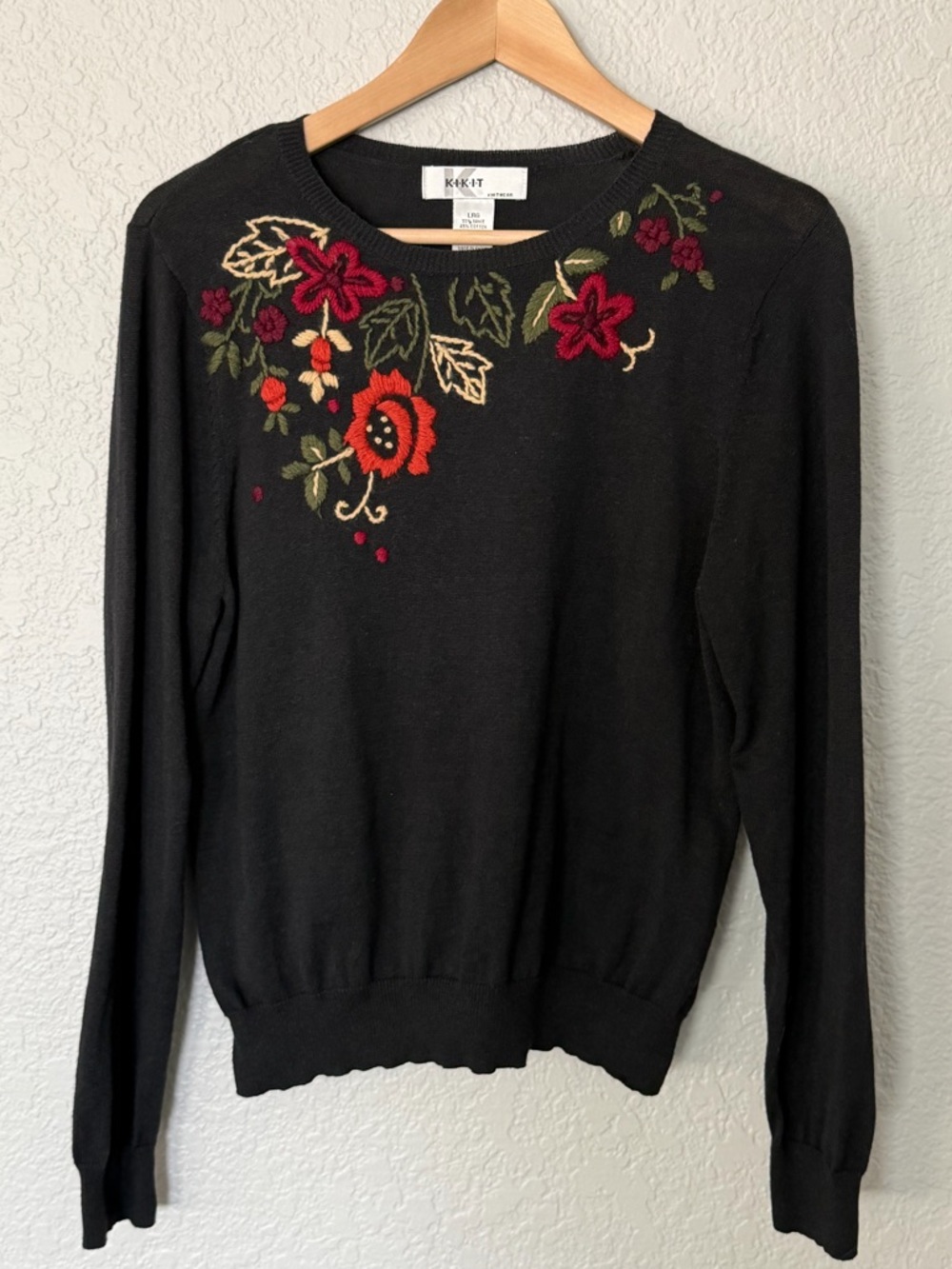 Kikit Black Sweater with Embroidered Floral Detail M / L